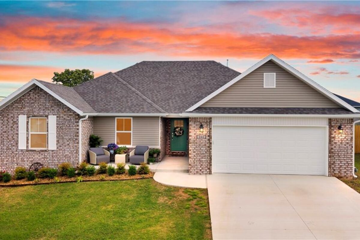 3 bedroom 2 bathroom 2025 new construction home at 244 Tonya Loop in Huntsville Arkansas listed at 296,184 dollars
